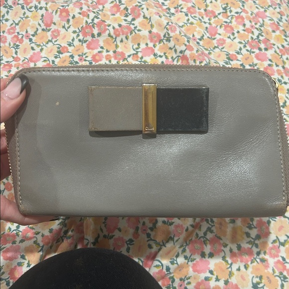 Four wallets authentic. - Picture 7 of 13